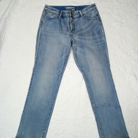 CHICO'S PLATINUM DENIM SLIM LEG ULTIMATE FIT WOMEN LIGHT BLUE SIZE 12 (2) SHORT - Picture 3 of 15